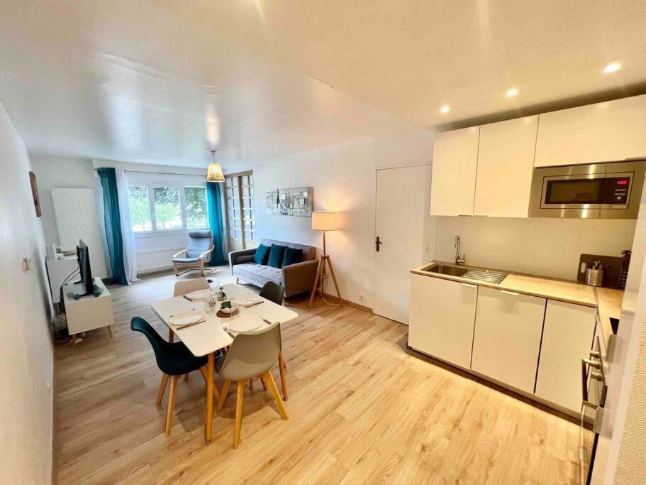 Le Genevois - Parking Gratuit Apartment อานมาส ภายนอก รูปภาพ